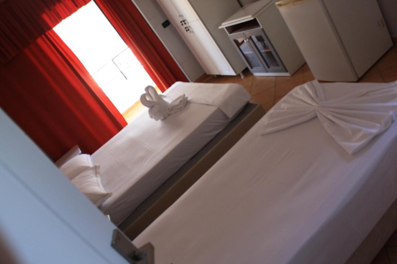 Kanina Hotel&Hostel Sarande Exterior photo