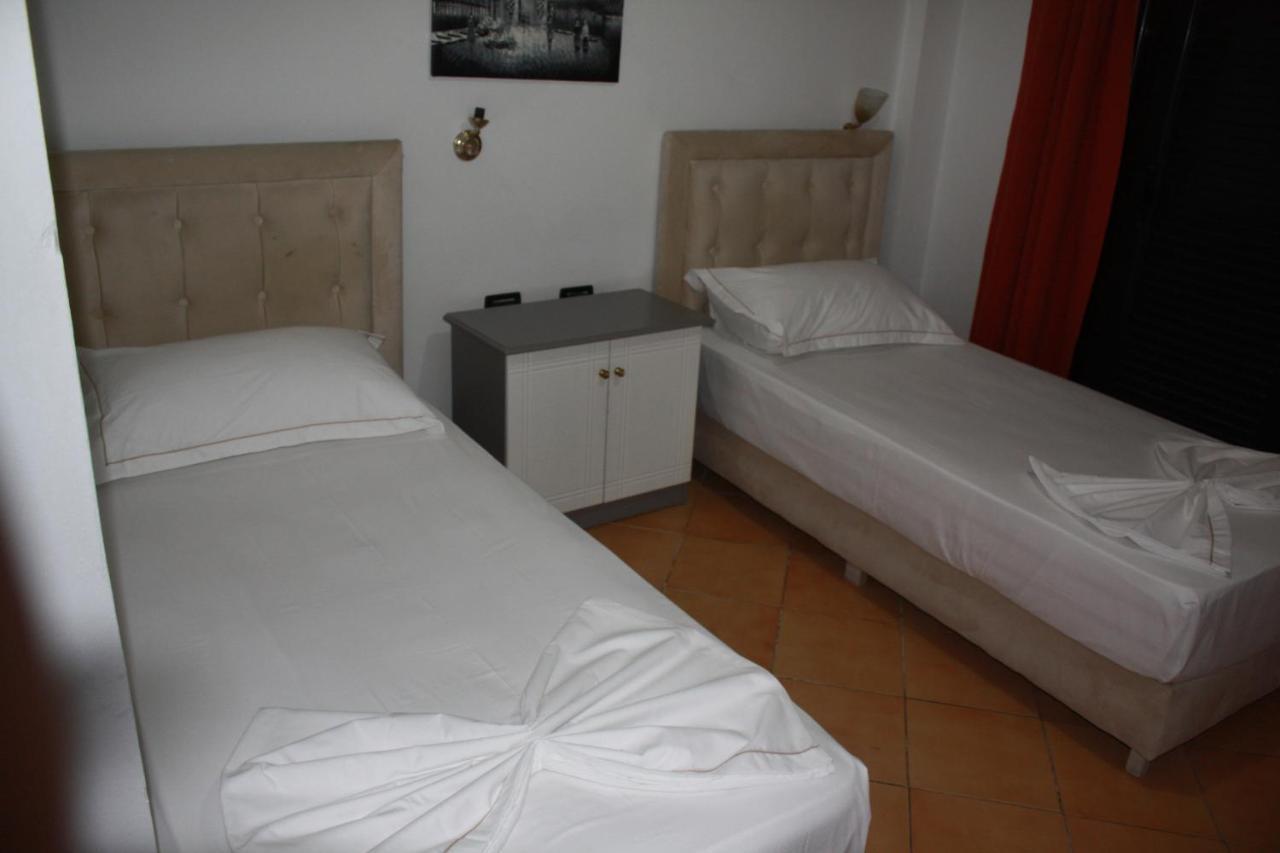 Kanina Hotel&Hostel Sarande Exterior photo